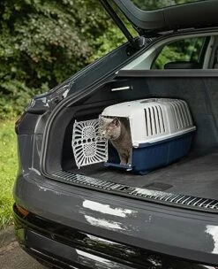 Lionto Plastic Transport Box For Dogs And Cats 48 X 31.5 X 33 Cm Dark Blue -Zoo Shop 51yh8EQhOjL