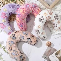 Sweetude 4 Pcs Pillows For Cats Soft Cat Bed Pillow Fluffy PET Calming Toy Half Donut Cuddler U Shaped PET Neck Pillow Training Toy Joint Relief Cervical Protection Sleeping Improve (Claw) -Zoo Shop 61UwwZi4p9L
